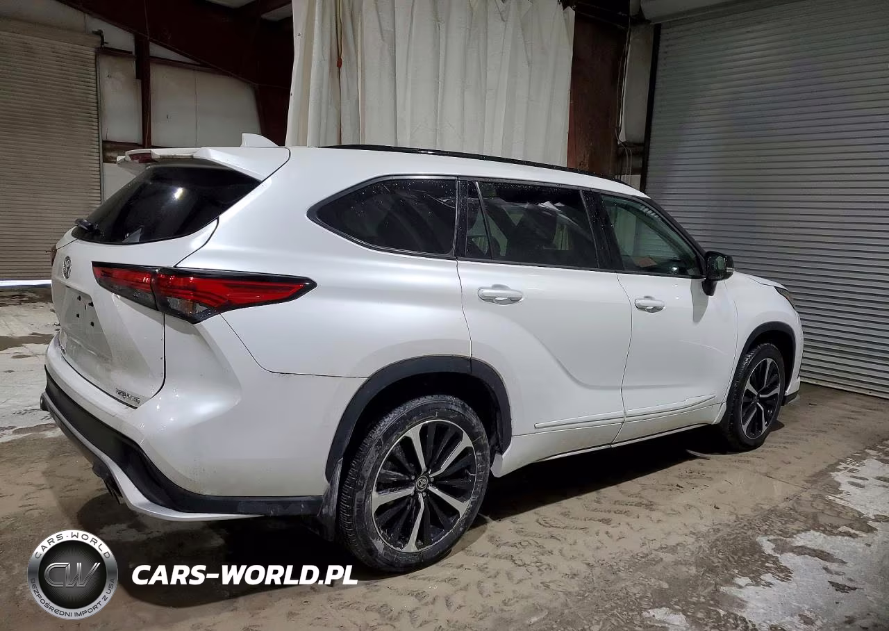 2022 Toyota Highlander Xse VIN:5TDLZRBH4NS251179 - 3