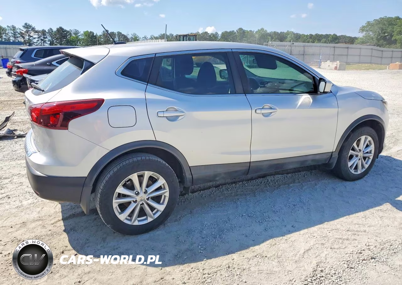 2018 Nissan Rogue Sport S VIN:JN1BJ1CP5JW102710 - 3