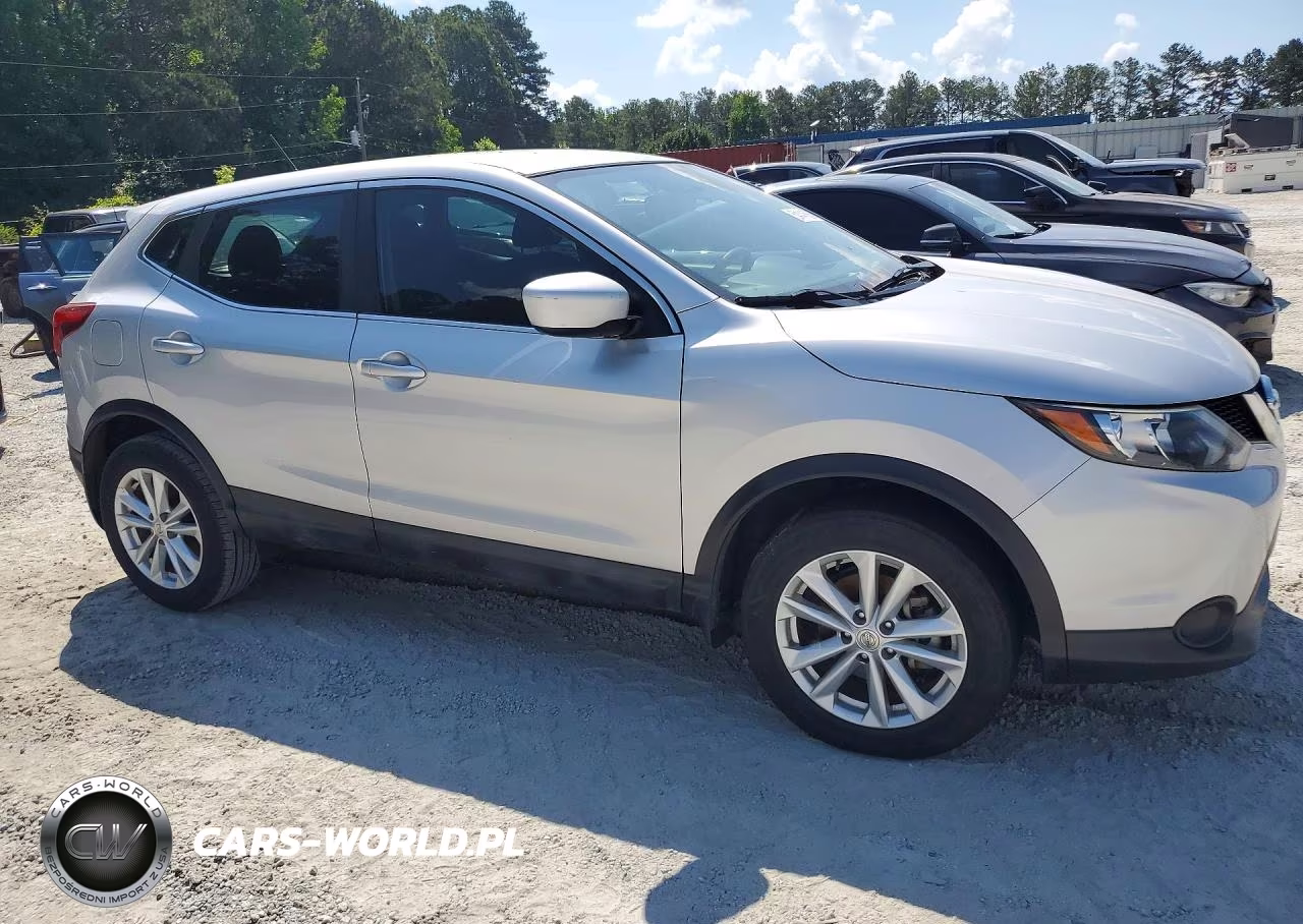 2018 Nissan Rogue Sport S VIN:JN1BJ1CP5JW102710 - 4
