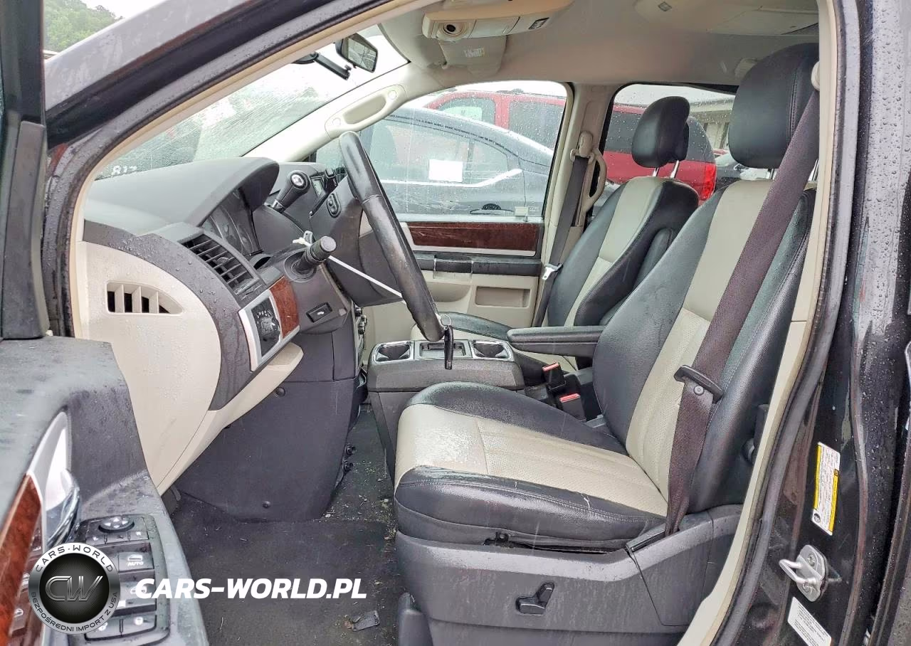 2010 Chrysler Town & Country Touring Plus VIN:2A4RR8D1XAR386927 - 7