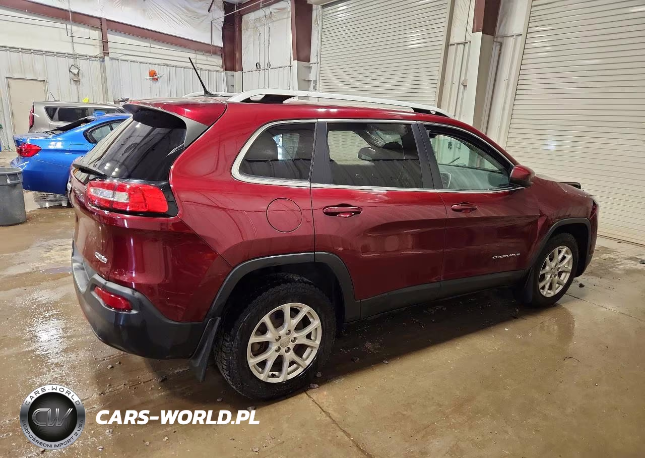 2018 Jeep Cherokee Latitude VIN:1C4PJMCB4JD614916 - 3