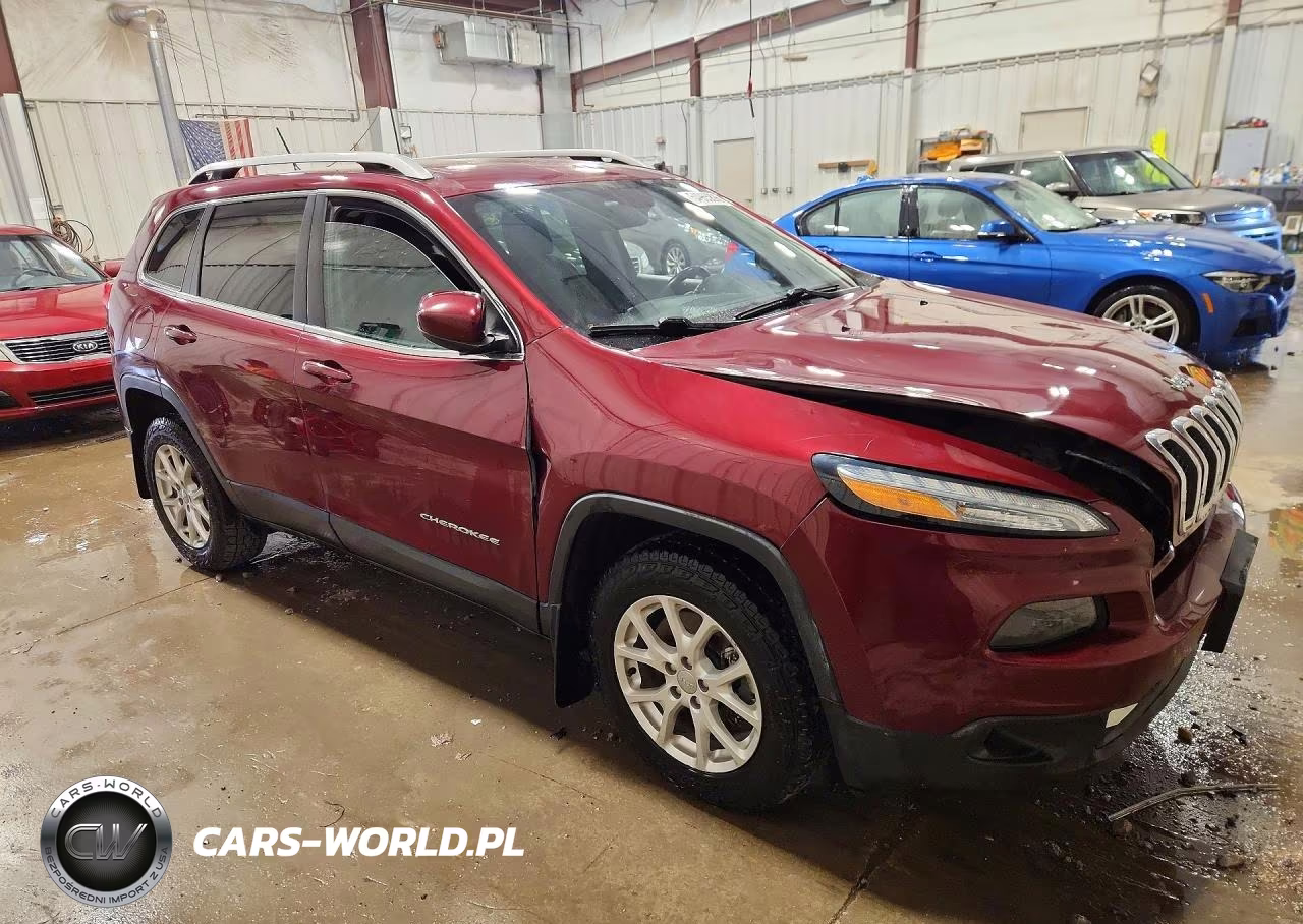 2018 Jeep Cherokee Latitude VIN:1C4PJMCB4JD614916 - 4