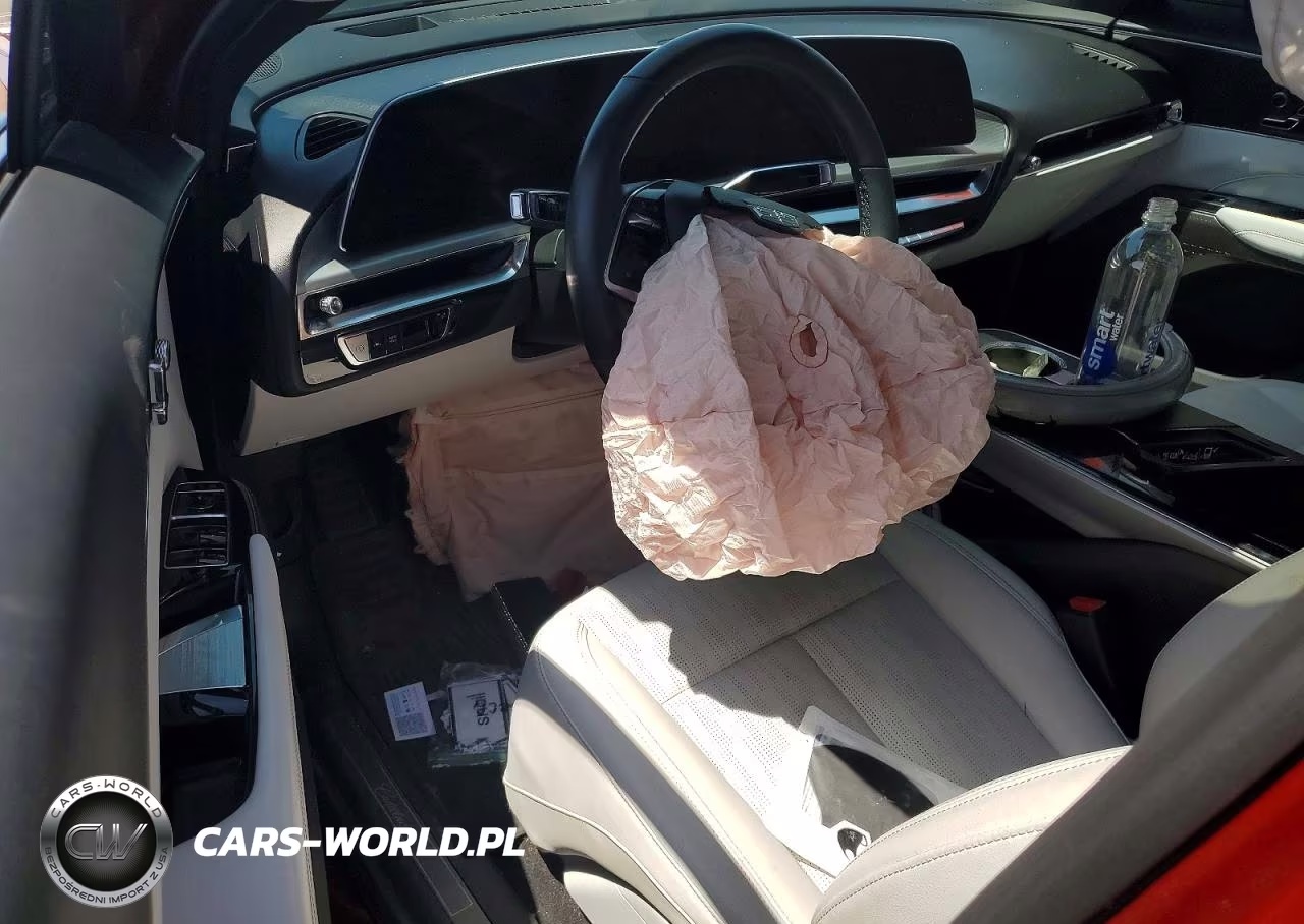 2024 Cadillac Lyriq Luxury VIN:1GYKPPRL9RZ108159 - 8