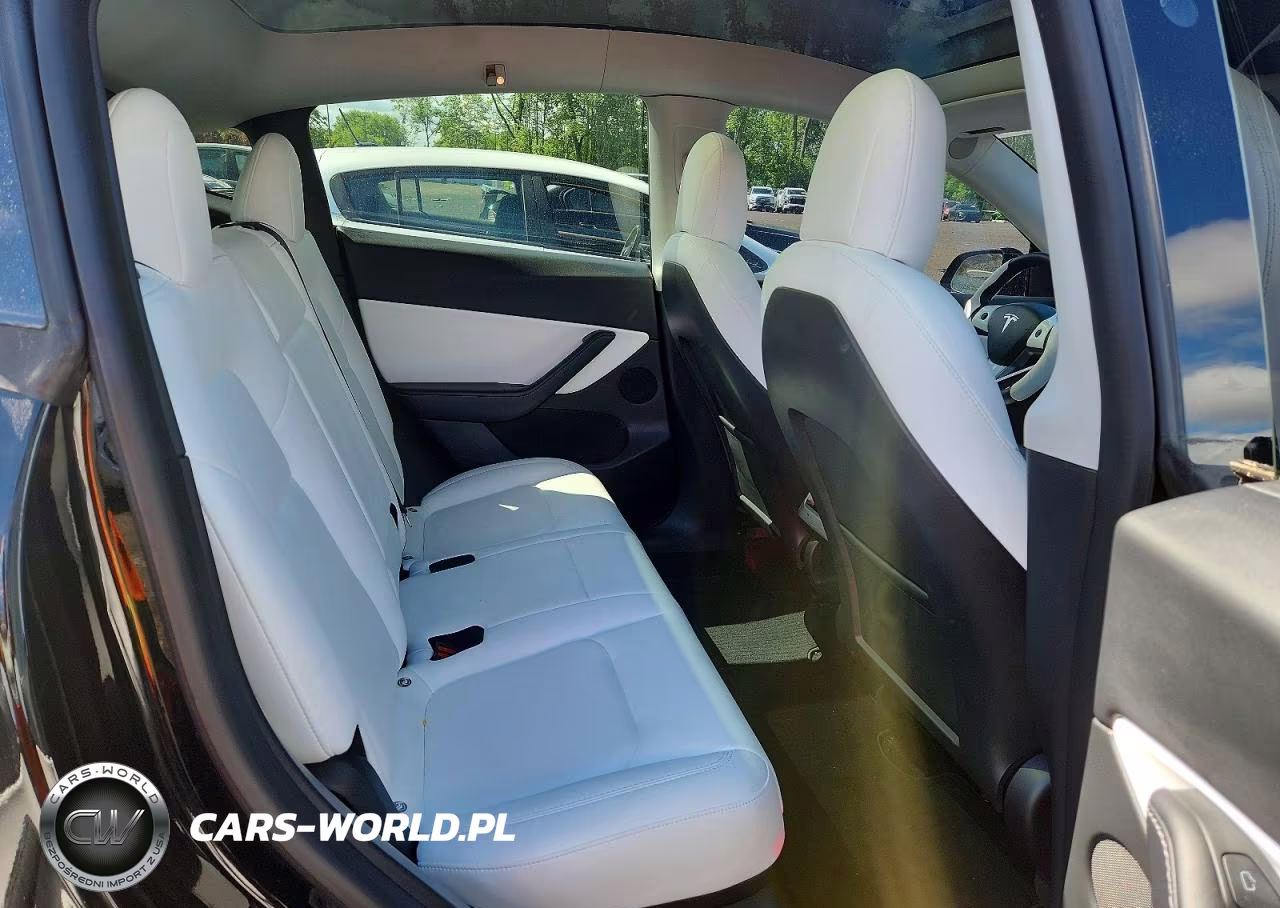 2022 Tesla Model Y VIN:7SAYGDEF0NF397580 - 10