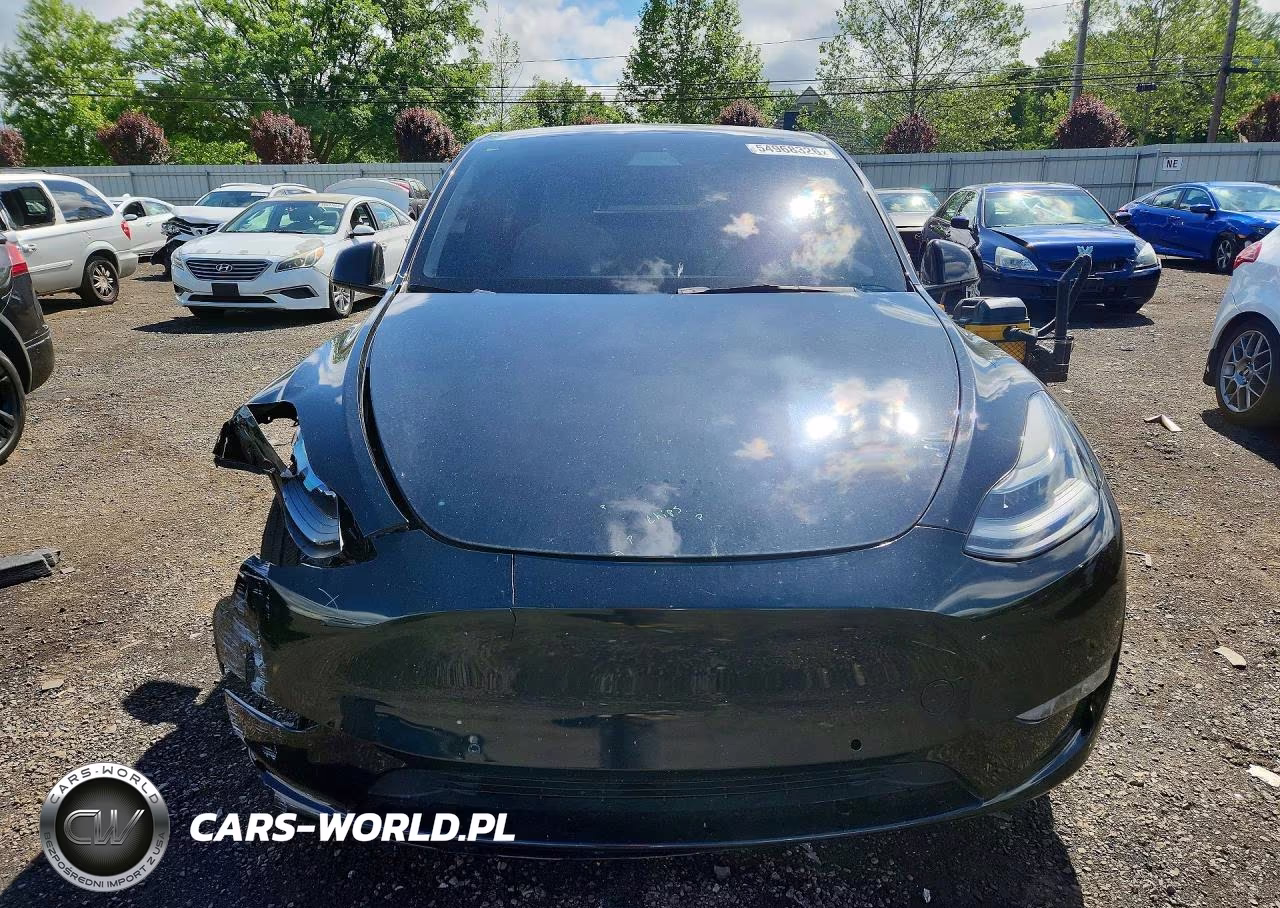 2022 Tesla Model Y VIN:7SAYGDEF0NF397580 - 5