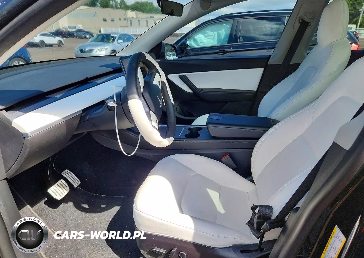 2022 Tesla Model Y VIN:7SAYGDEF0NF397580 - 7