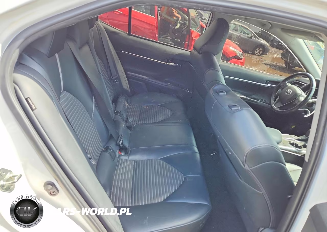 2019 Toyota Camry VIN:4T1B11HK1KU167590 - 10