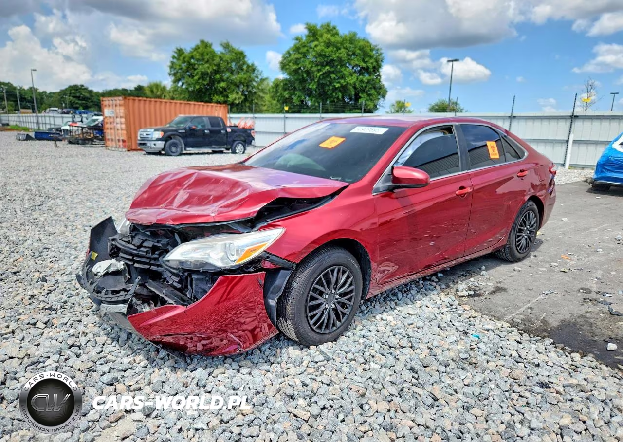 2016 Toyota Camry Le – zdjęcie 1 z 12