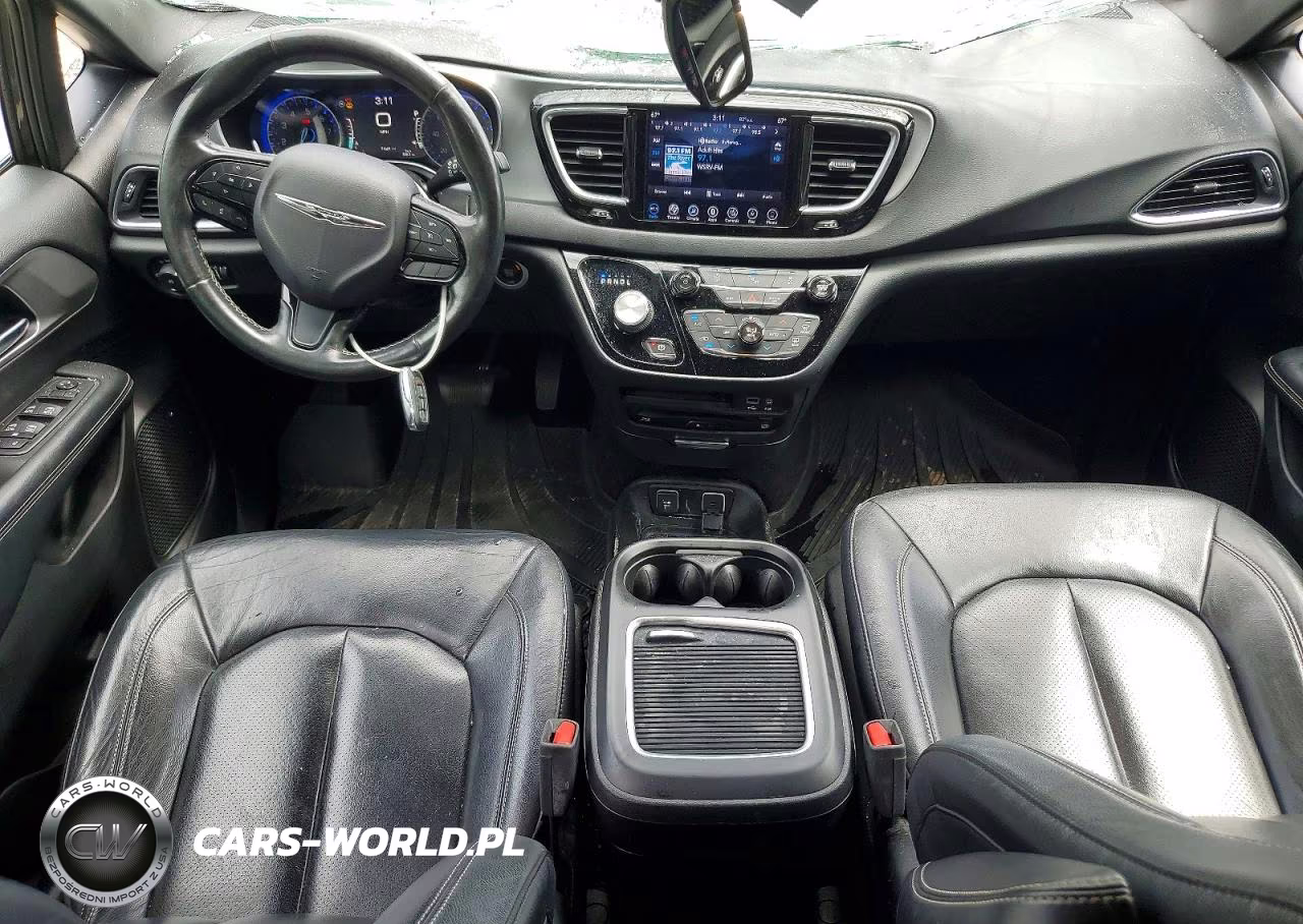 2019 Chrysler Pacifica Touring L Plus VIN:2C4RC1EG7KR588949 - 8