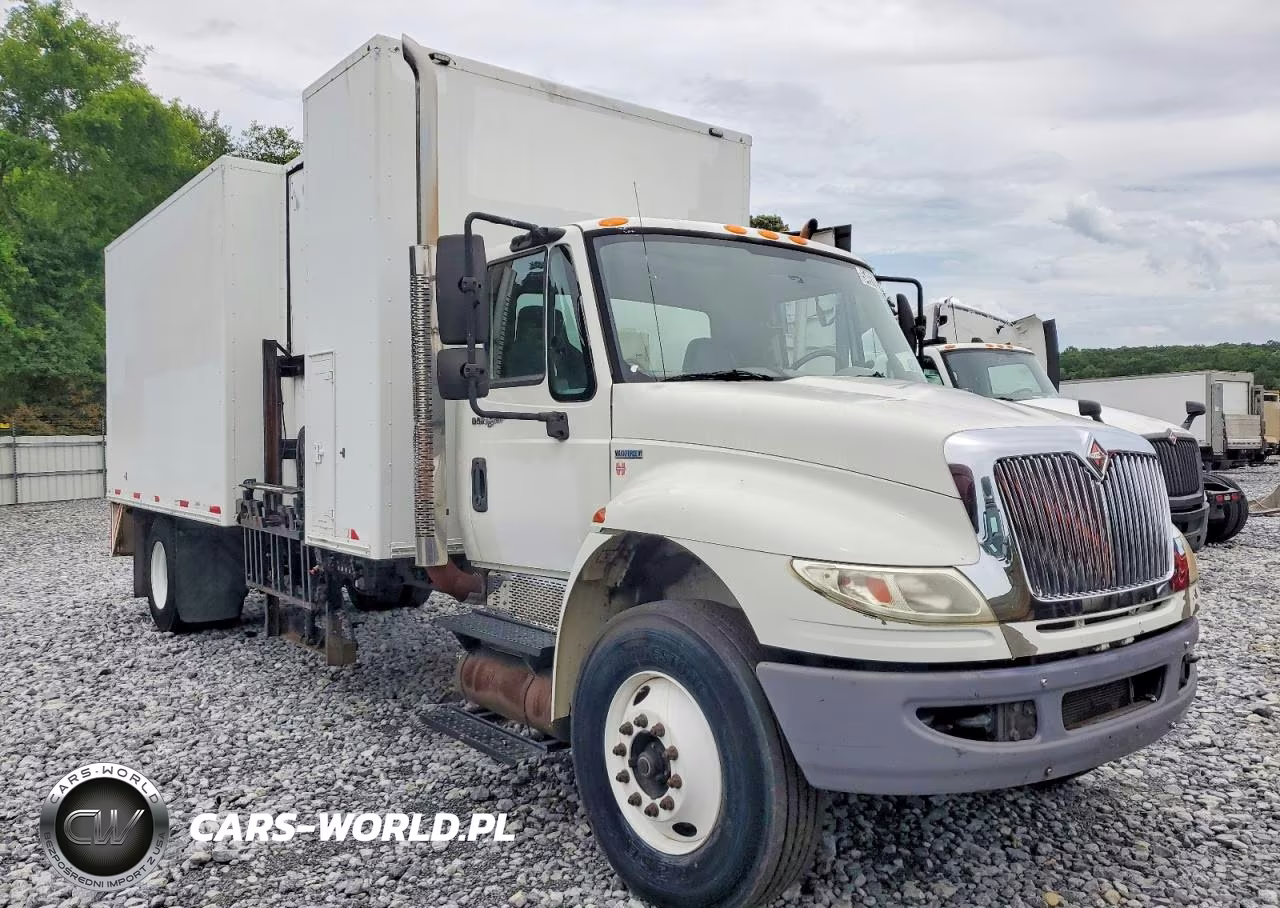 2011 International 4300 Box Truck