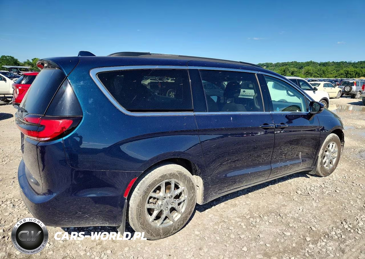 2021 Chrysler Pacifica Touring VIN:2C4RC1FG1MR564745 - 3