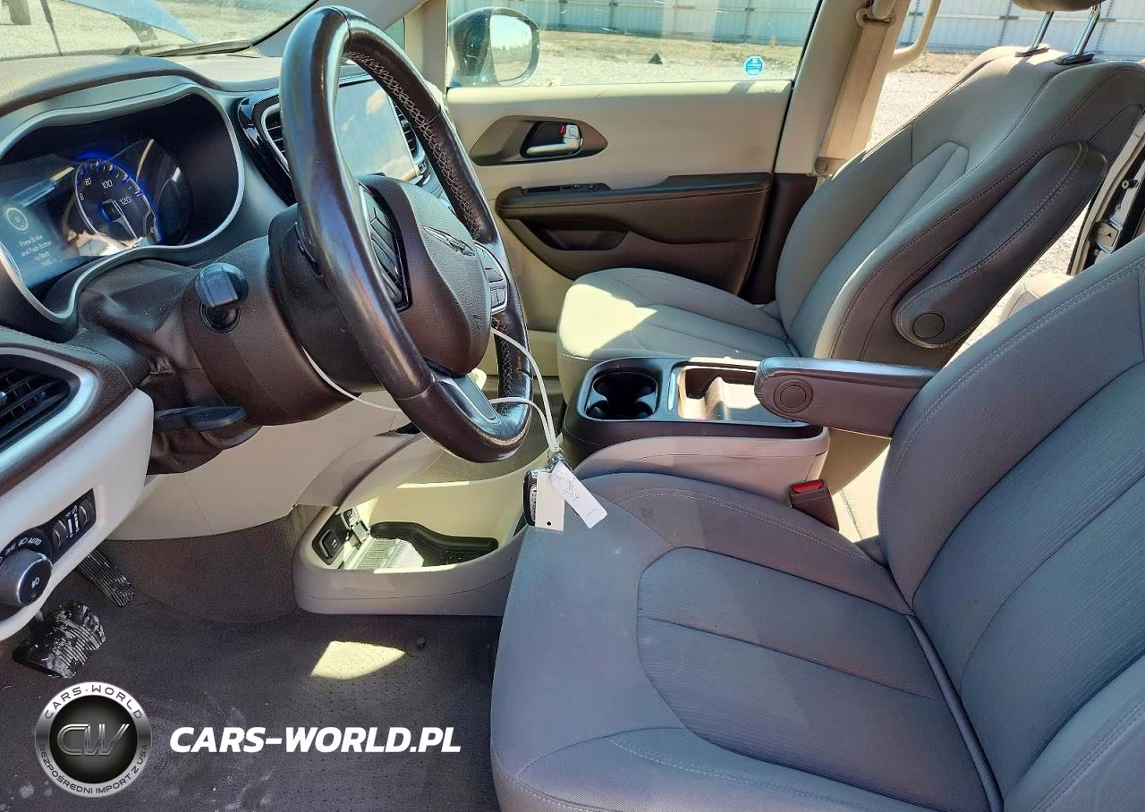 2021 Chrysler Pacifica Touring VIN:2C4RC1FG1MR564745 - 7