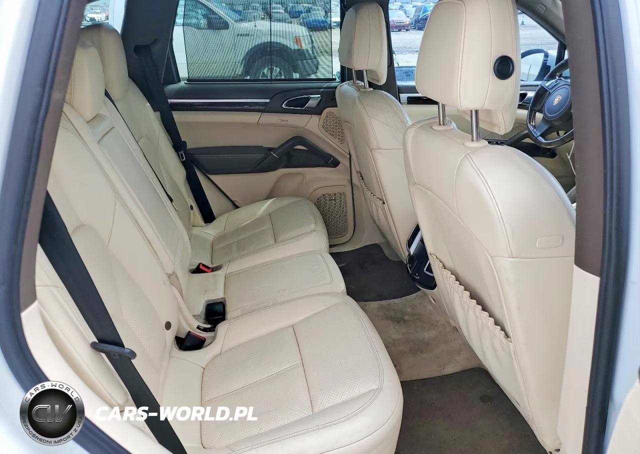 2013 Porsche Cayenne VIN:WP1AA2A26DLA00021 - 10