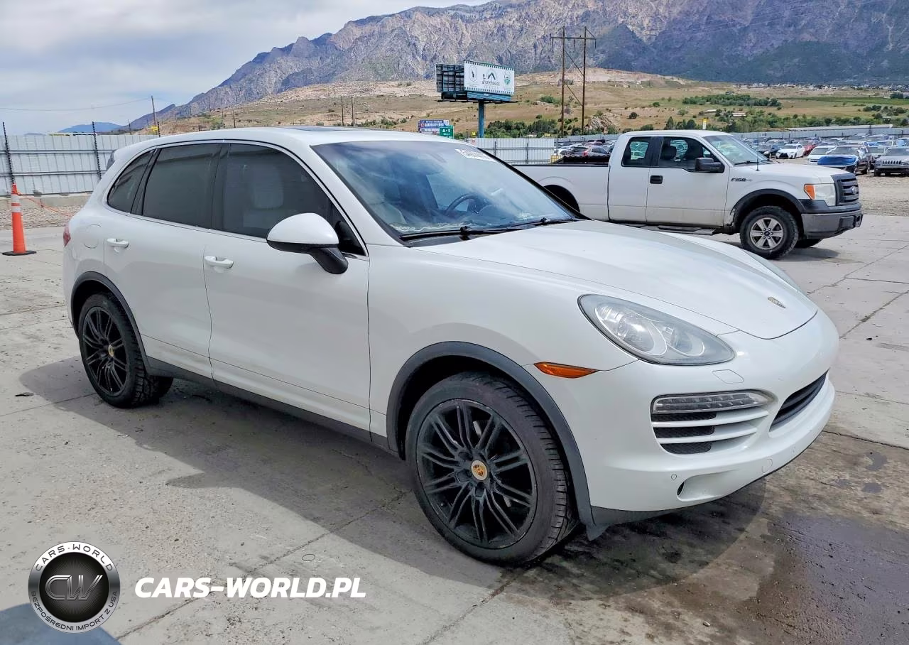 2013 Porsche Cayenne VIN:WP1AA2A26DLA00021 - 4