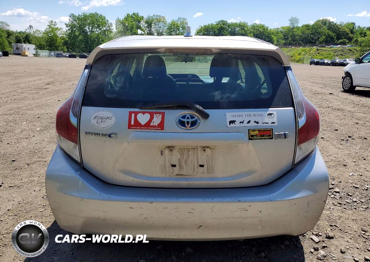 2016 Toyota Prius C Two VIN:JTDKDTB37G1138371 - 6