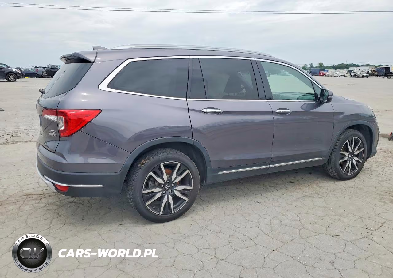 2019 Honda Pilot Touring VIN:5FNYF6H99KB067661 - 3