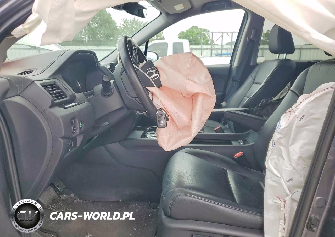 2019 Honda Pilot Touring VIN:5FNYF6H99KB067661 - 7