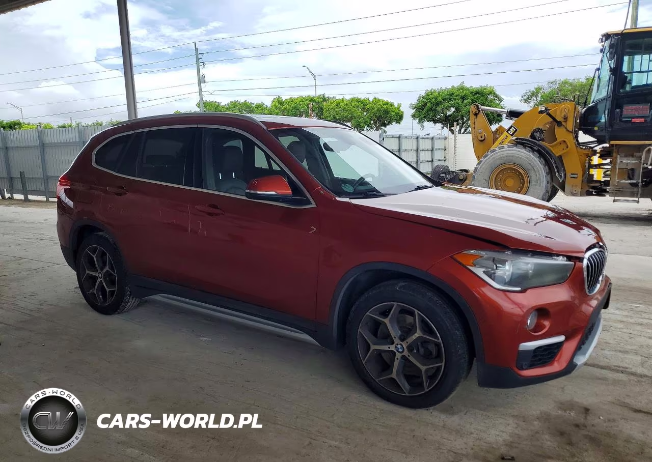 2018 BMW X1 xDrive28I VIN:WBXHT3C3XJ5L33654 - 4