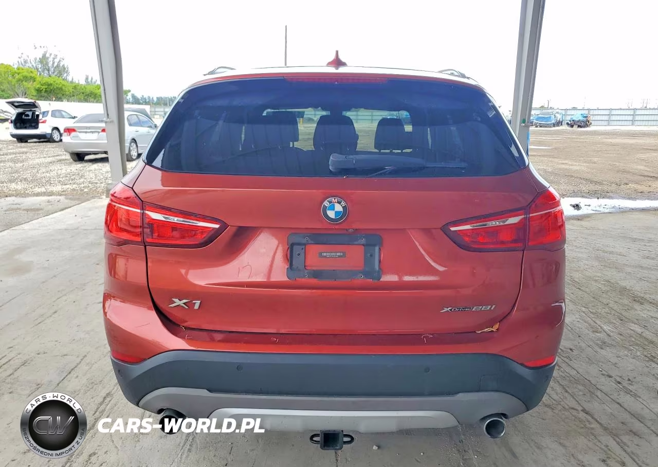2018 BMW X1 xDrive28I VIN:WBXHT3C3XJ5L33654 - 6