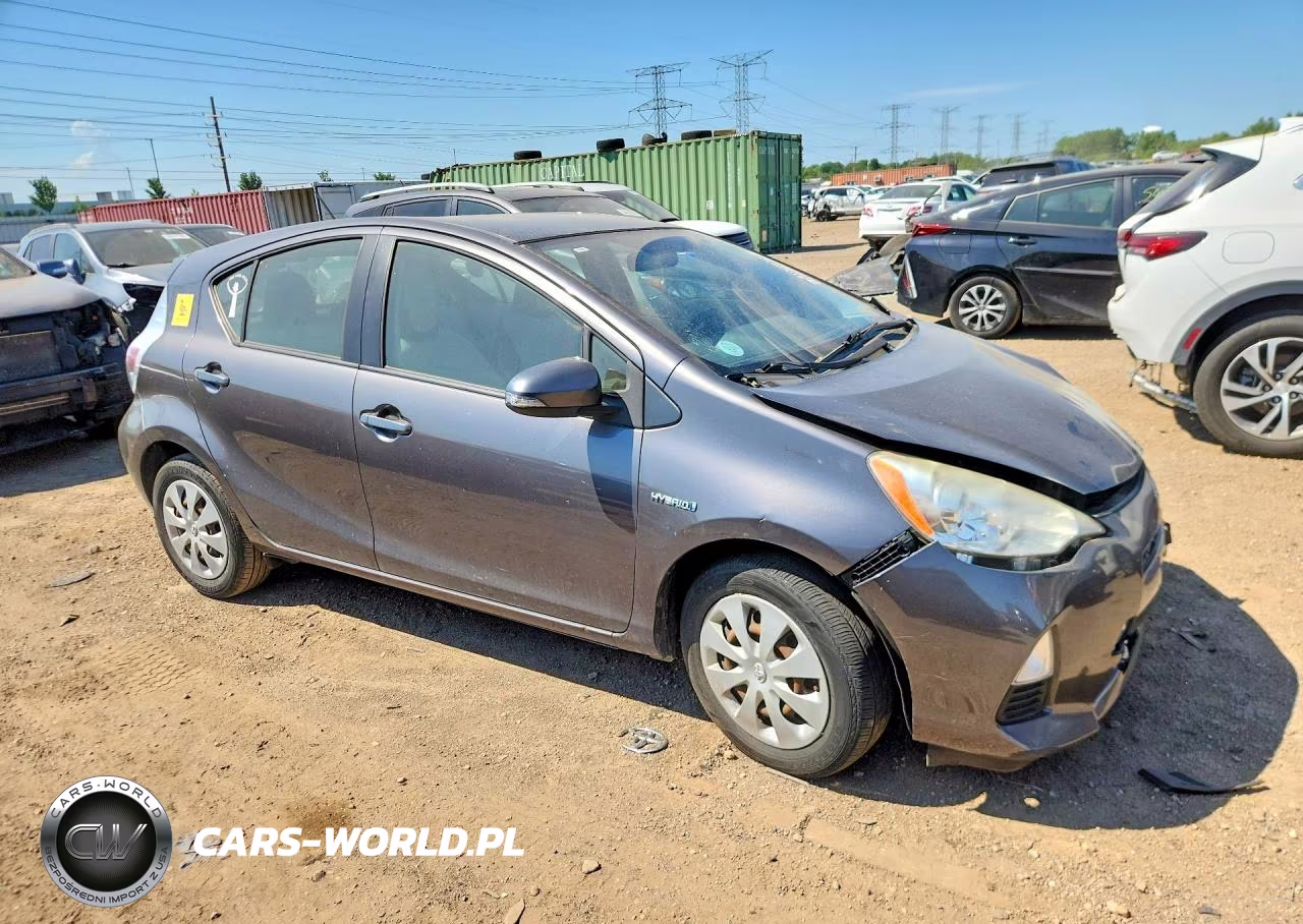 2013 Toyota Prius C One VIN:JTDKDTB36D1050973 - 4