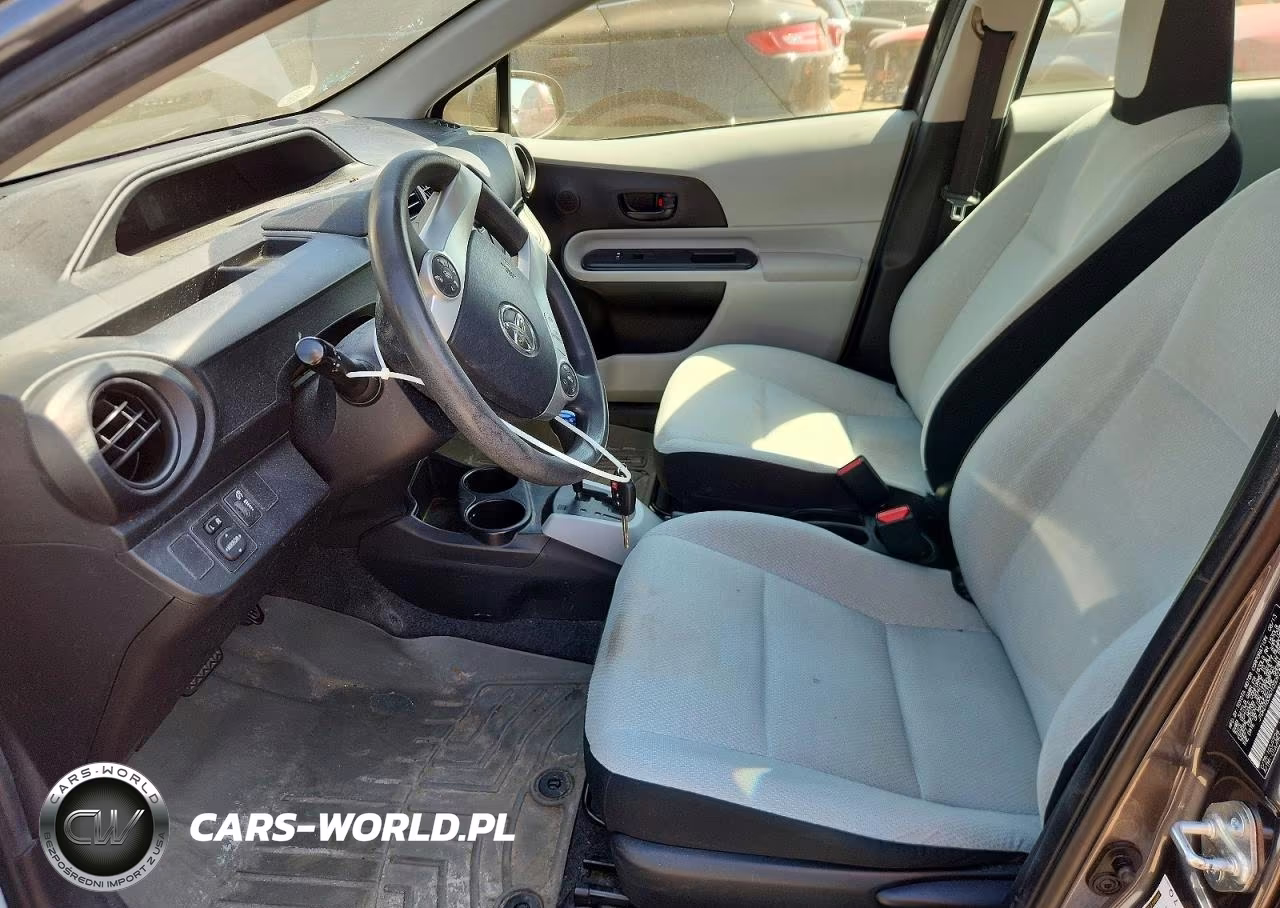 2013 Toyota Prius C One VIN:JTDKDTB36D1050973 - 7