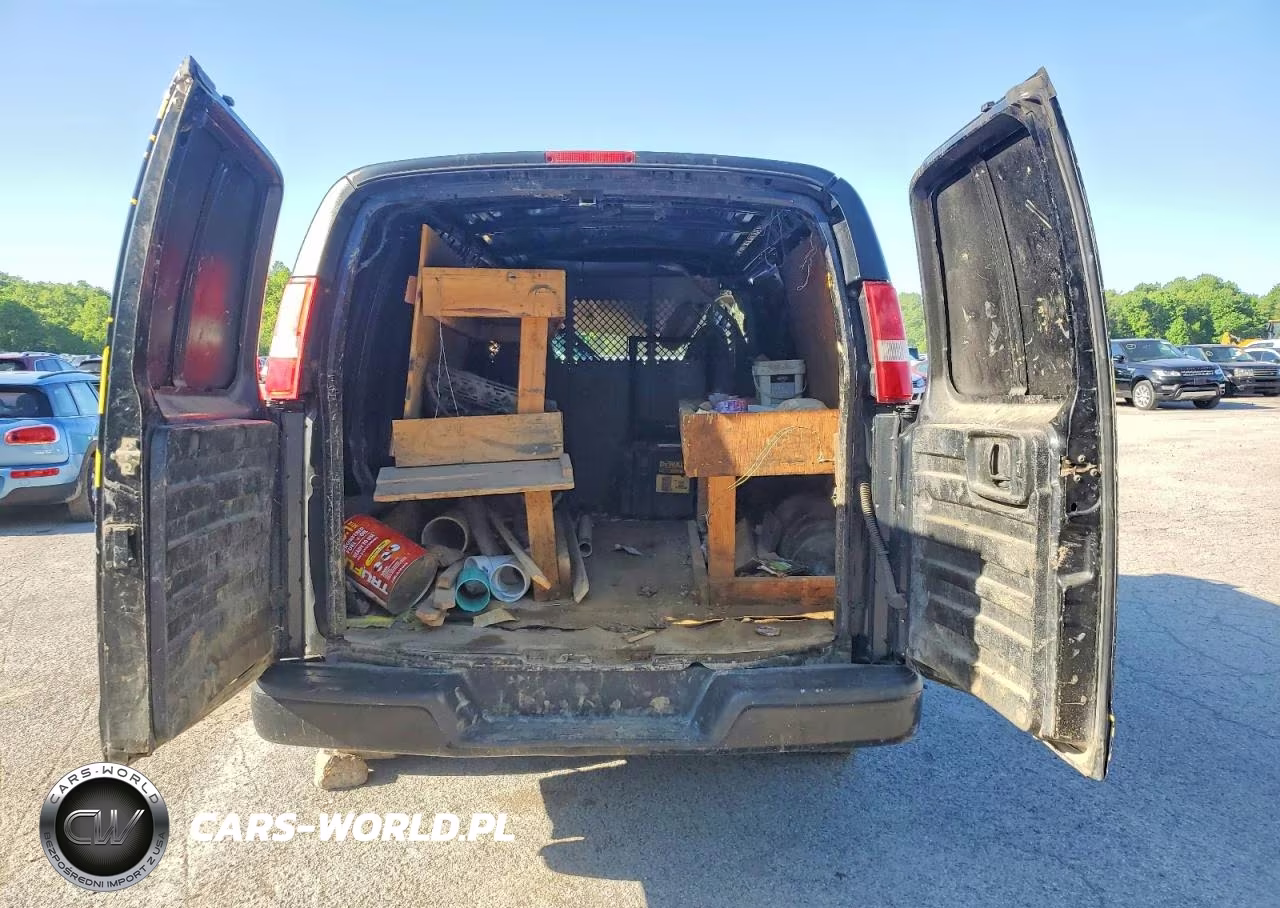 2017 Chevrolet Express VIN:1GCWGAFF8H1196010 - 10