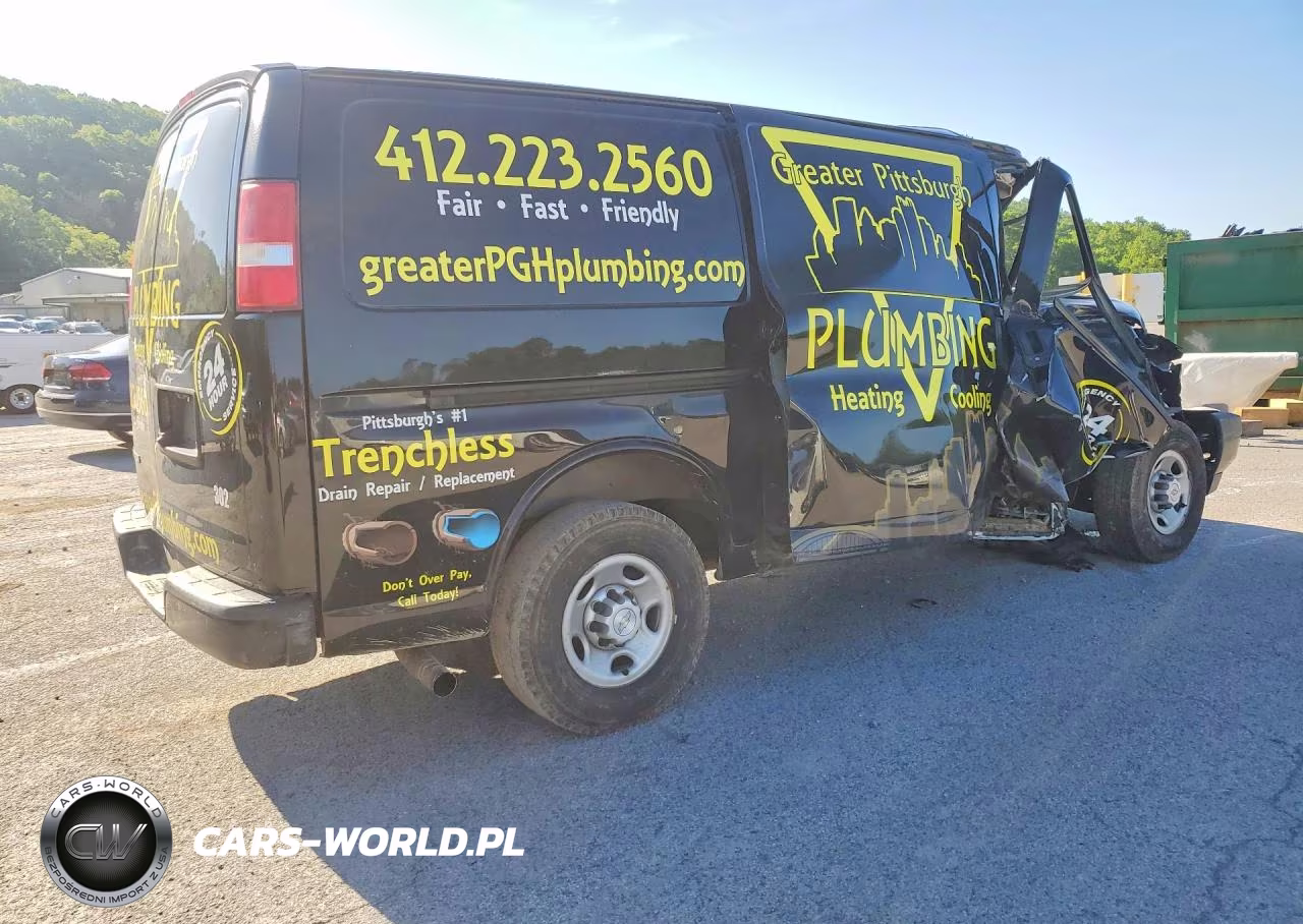 2017 Chevrolet Express VIN:1GCWGAFF8H1196010 - 3