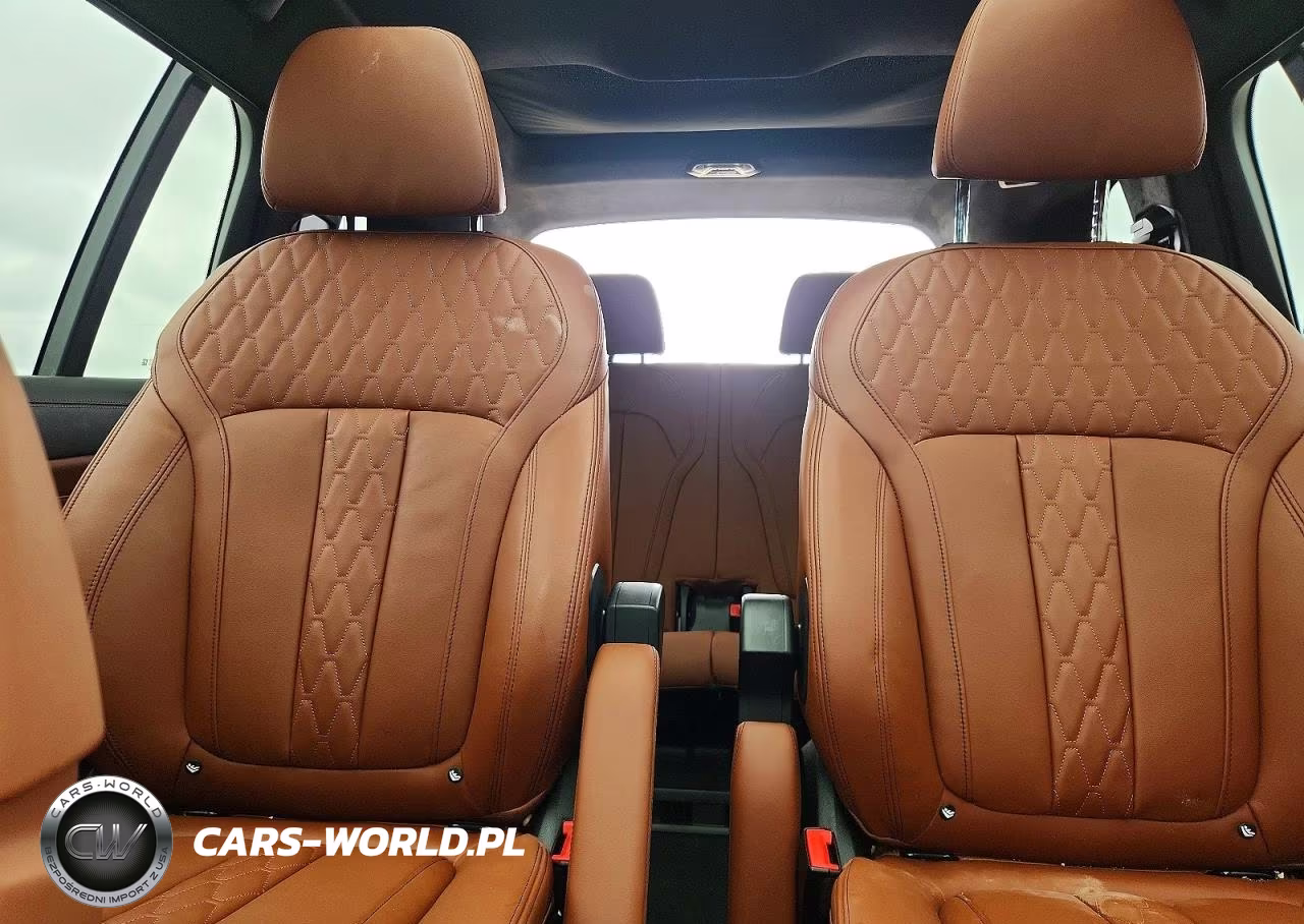 2026 BMW X7 M60I VIN:5UX33EM03T9098418 - 10