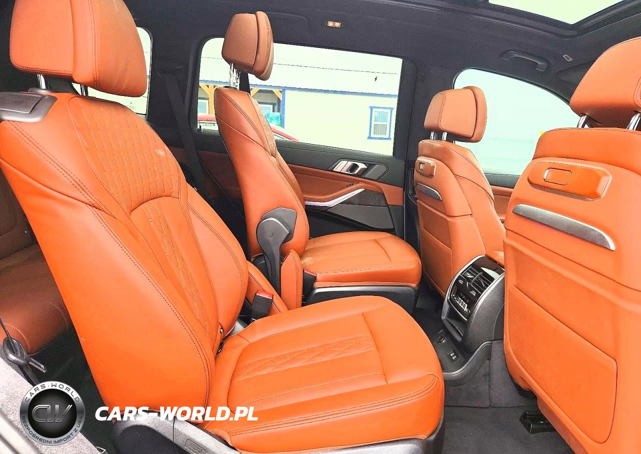 2026 BMW X7 M60I VIN:5UX33EM03T9098418 - 11