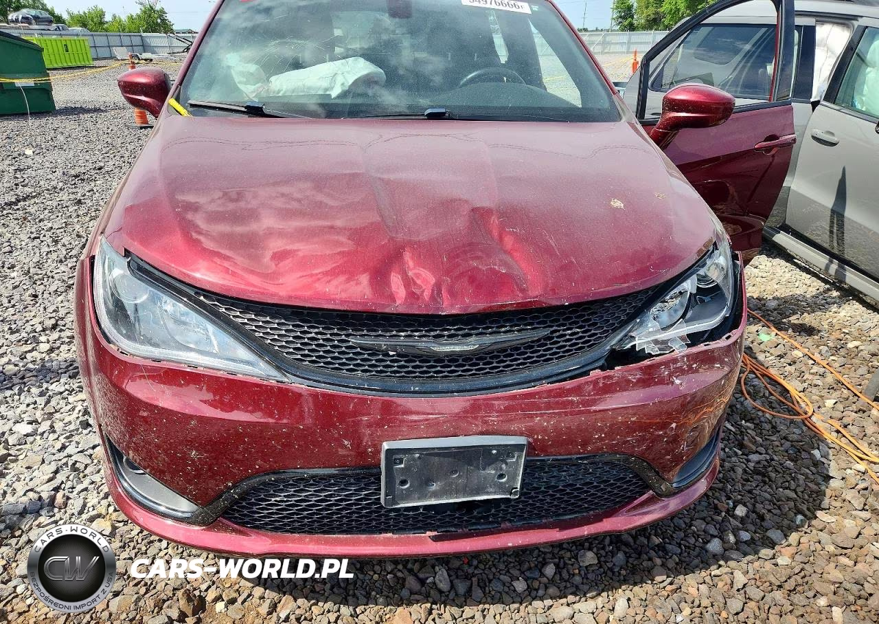 2018 Chrysler Pacifica Touring L VIN:2C4RC1BG5JR320954 - 12