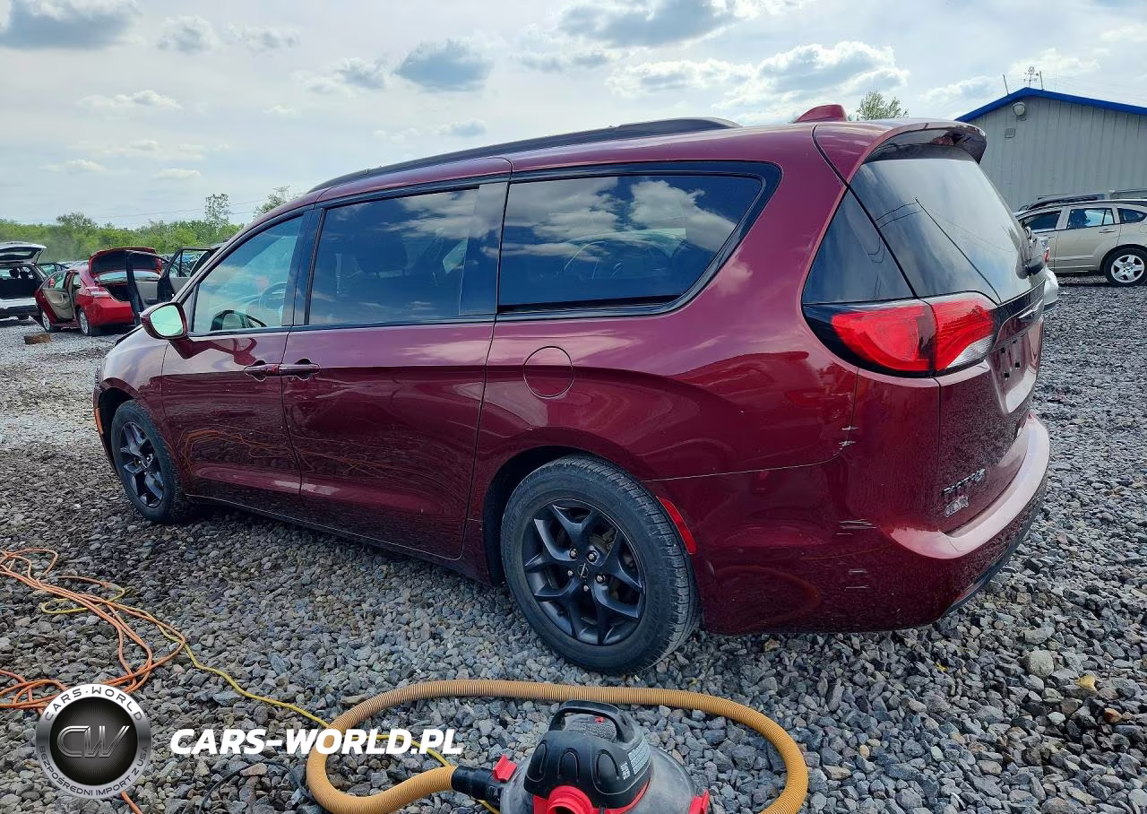 2018 Chrysler Pacifica Touring L VIN:2C4RC1BG5JR320954 - 2