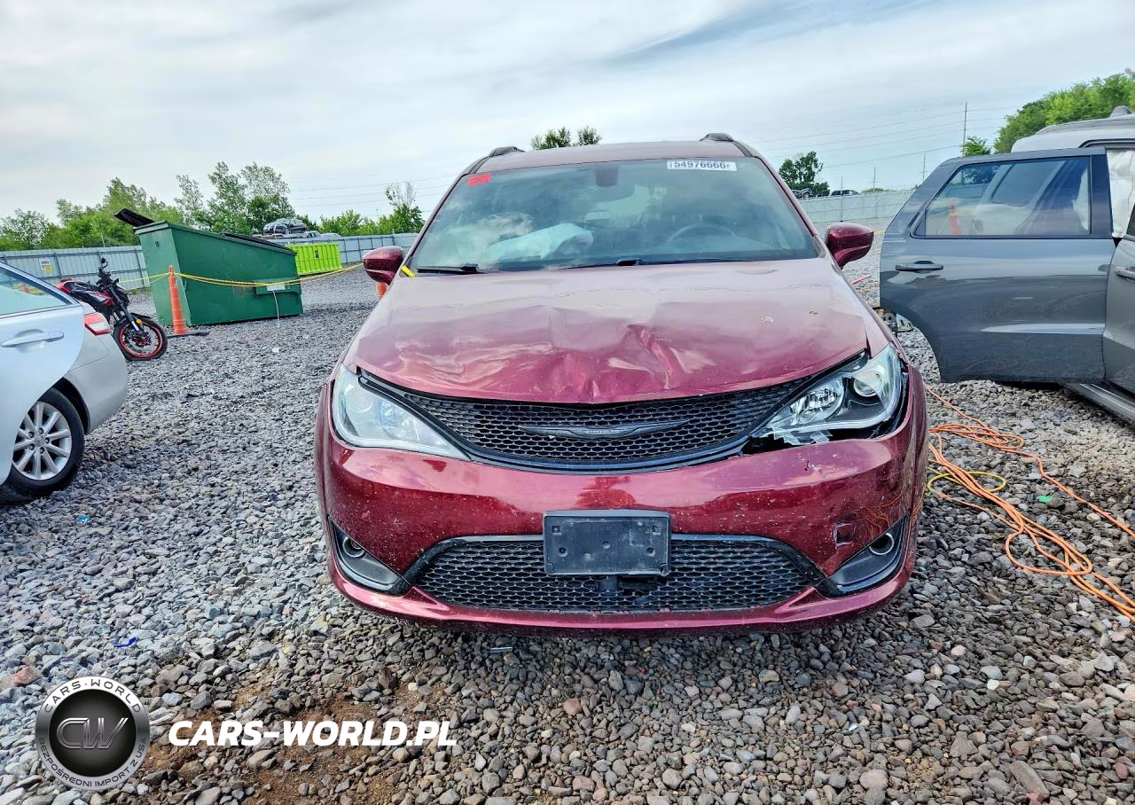 2018 Chrysler Pacifica Touring L VIN:2C4RC1BG5JR320954 - 5