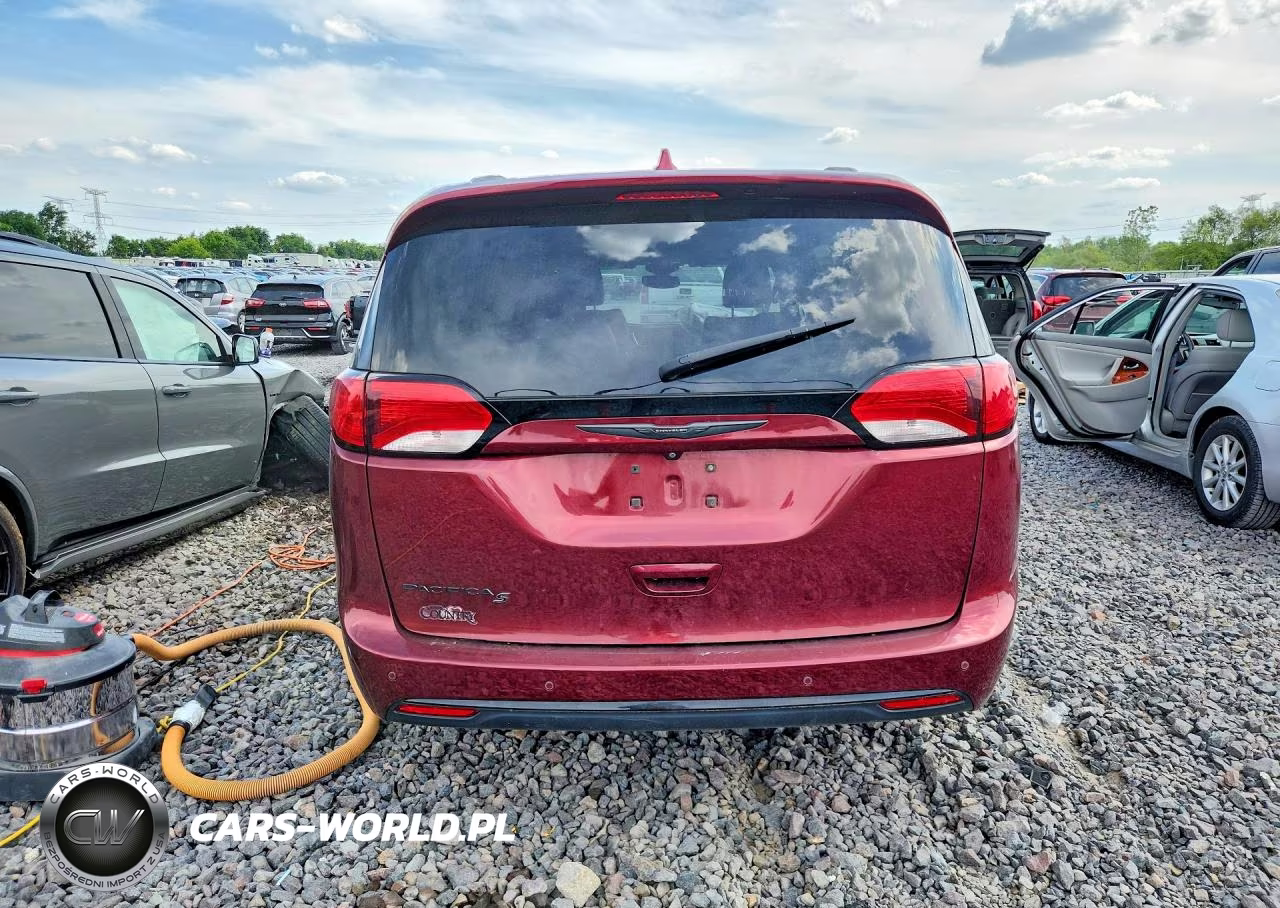 2018 Chrysler Pacifica Touring L VIN:2C4RC1BG5JR320954 - 6