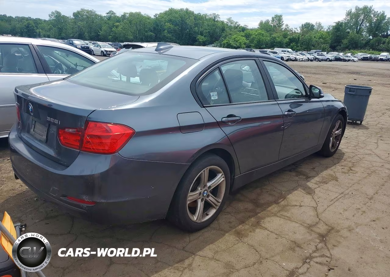 2015 BMW 3 Series VIN:WBA3B5G58FNS16144 - 3