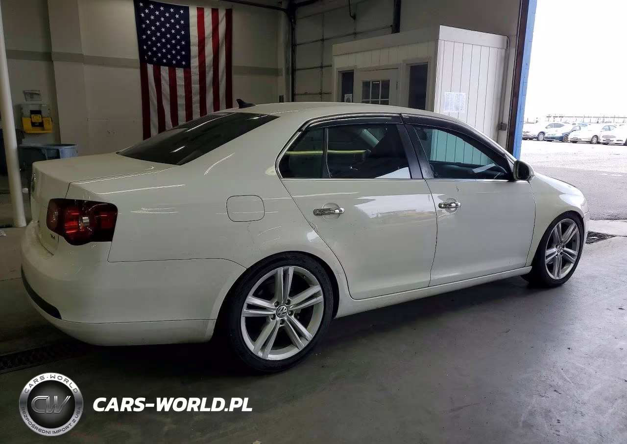 2010 Volkswagen Jetta Tdi VIN:3VWRL7AJ0AM153732 - 3