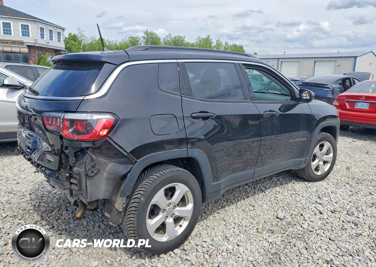 2018 Jeep Compass Latitude VIN:3C4NJDBB9JT402161 - 3