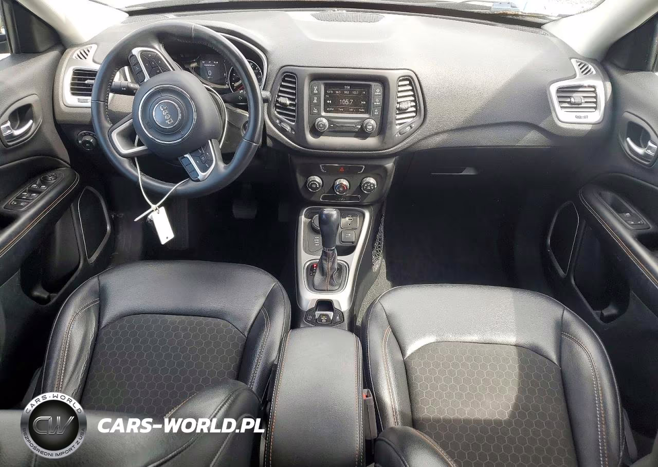 2018 Jeep Compass Latitude VIN:3C4NJDBB9JT402161 - 8