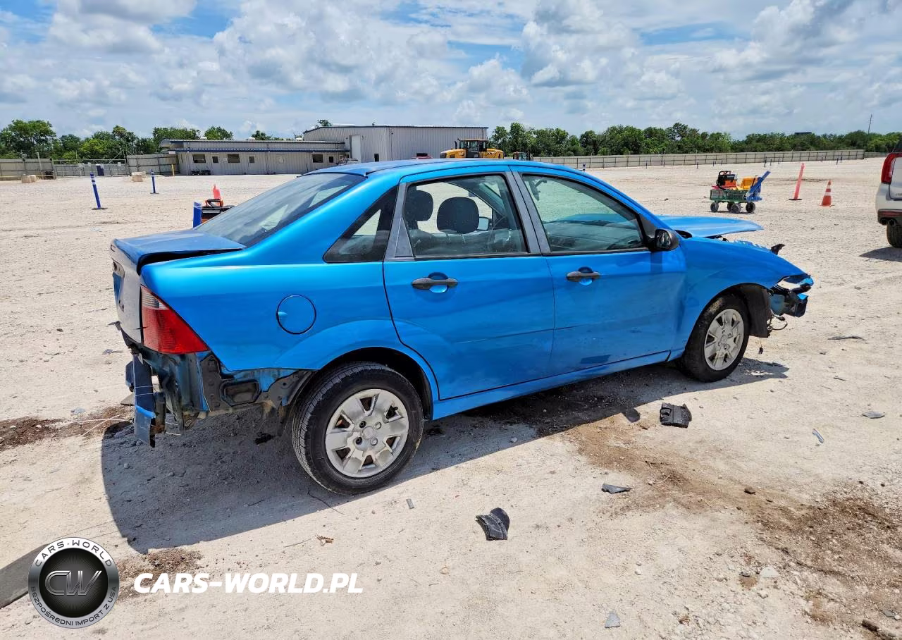 2007 Ford Focus Zx4 VIN:1FAHP34N47W258038 - 3