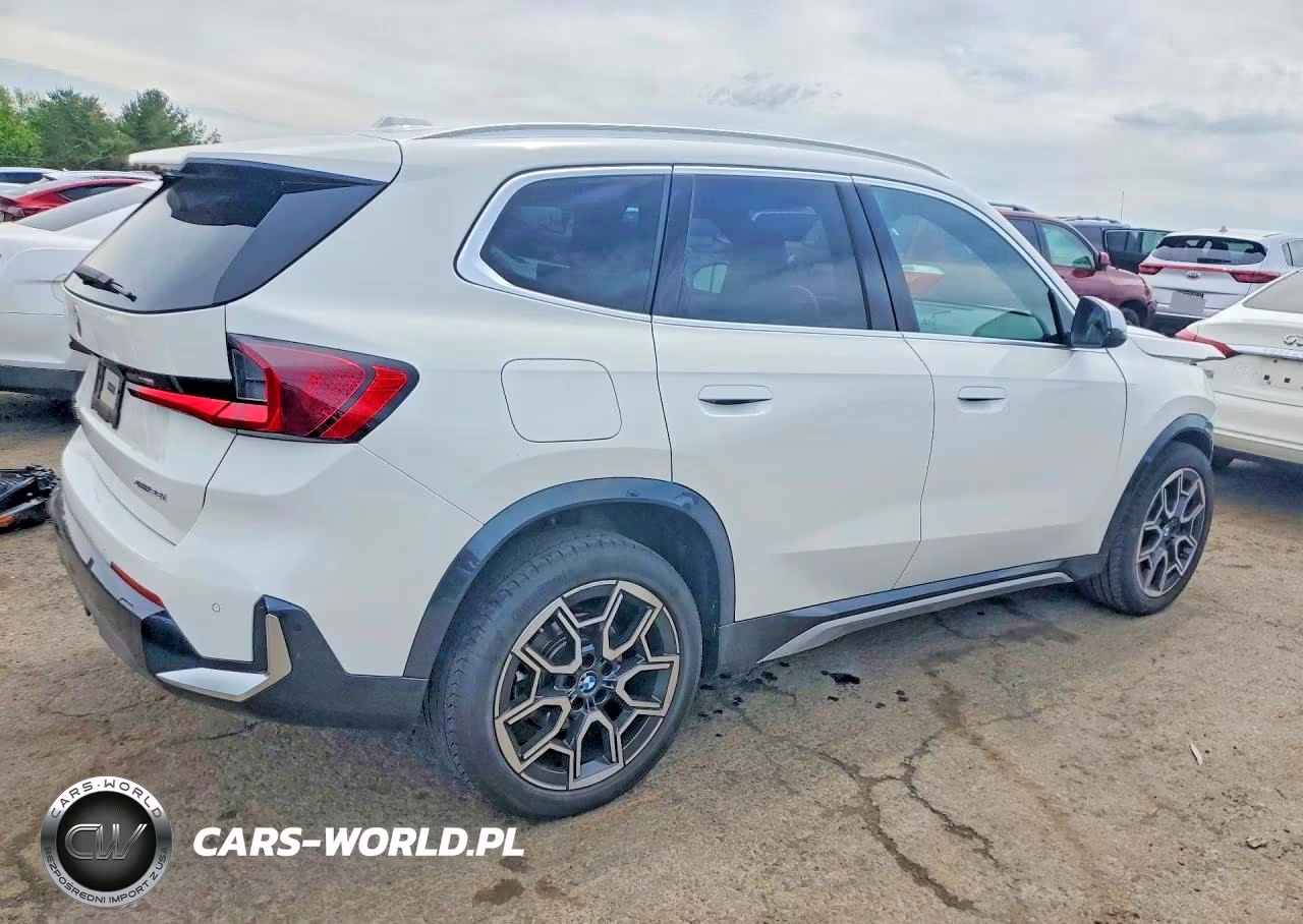 2024 BMW X1 xDrive28I VIN:WBX73EF02R5Y31805 - 3