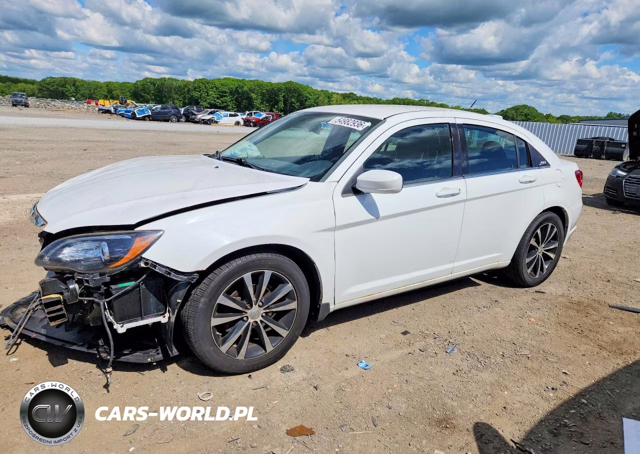 2013 Chrysler 200 Touring – zdjęcie 1 z 13