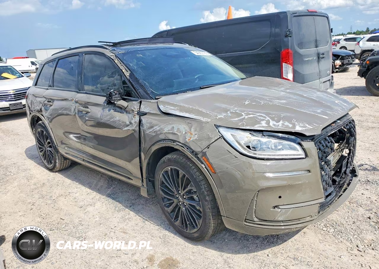 2025 Lincoln Corsair Reserve VIN:5LMCJ2CA1SUL04887 - 4