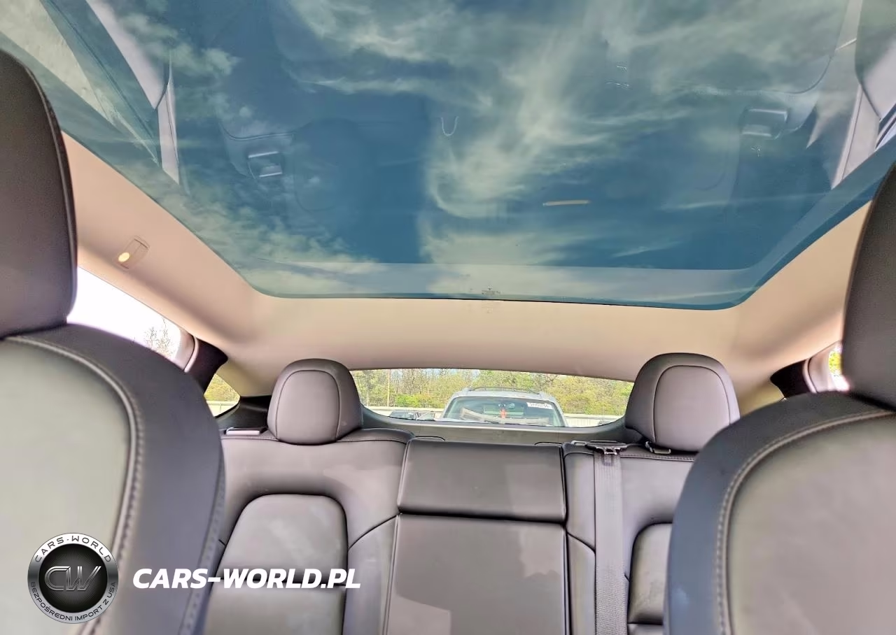 2022 Tesla Model Y VIN:7SAYGAEE3NF378284 - 10