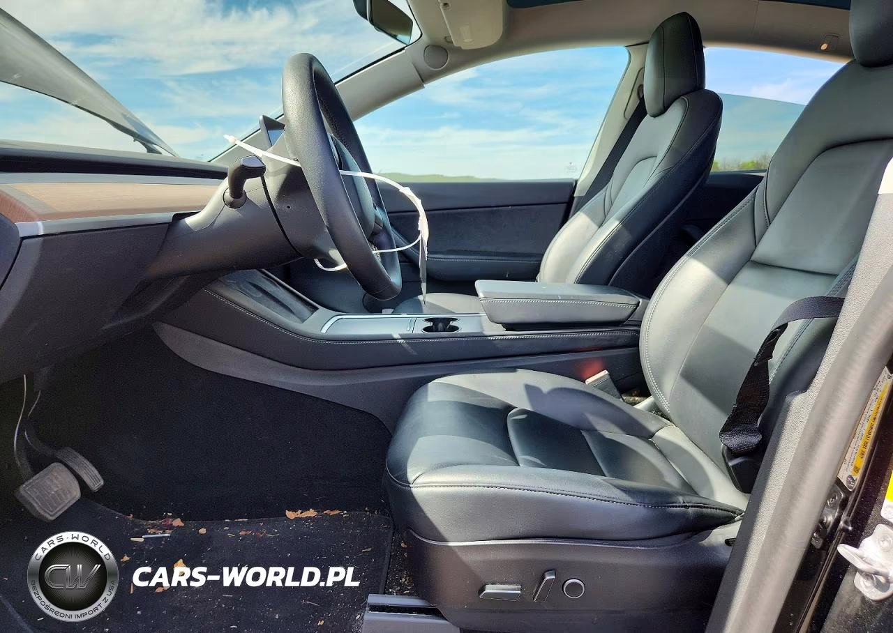 2022 Tesla Model Y VIN:7SAYGAEE3NF378284 - 7