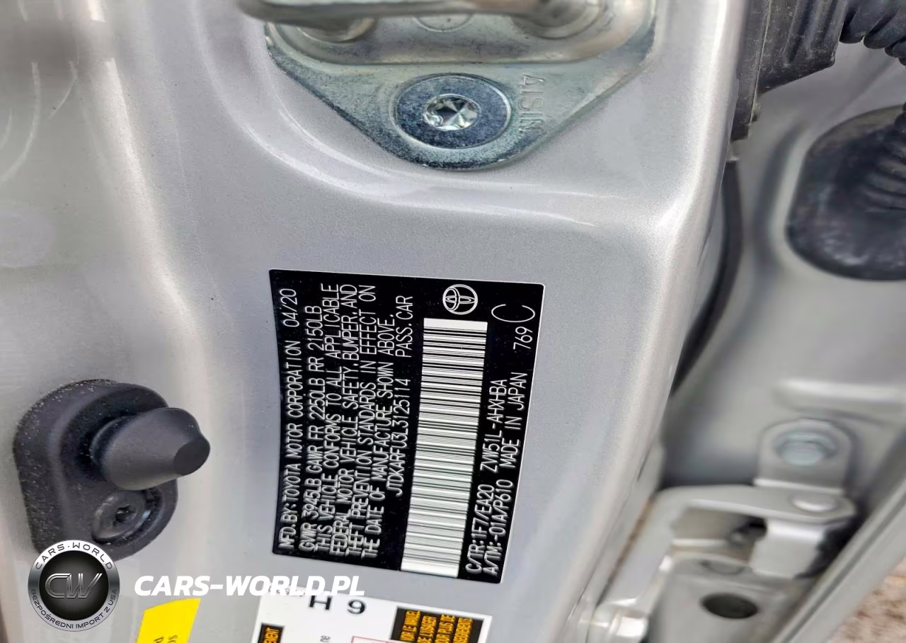 2020 Toyota Prius Xle VIN:JTDKARFU3L3125114 - 12