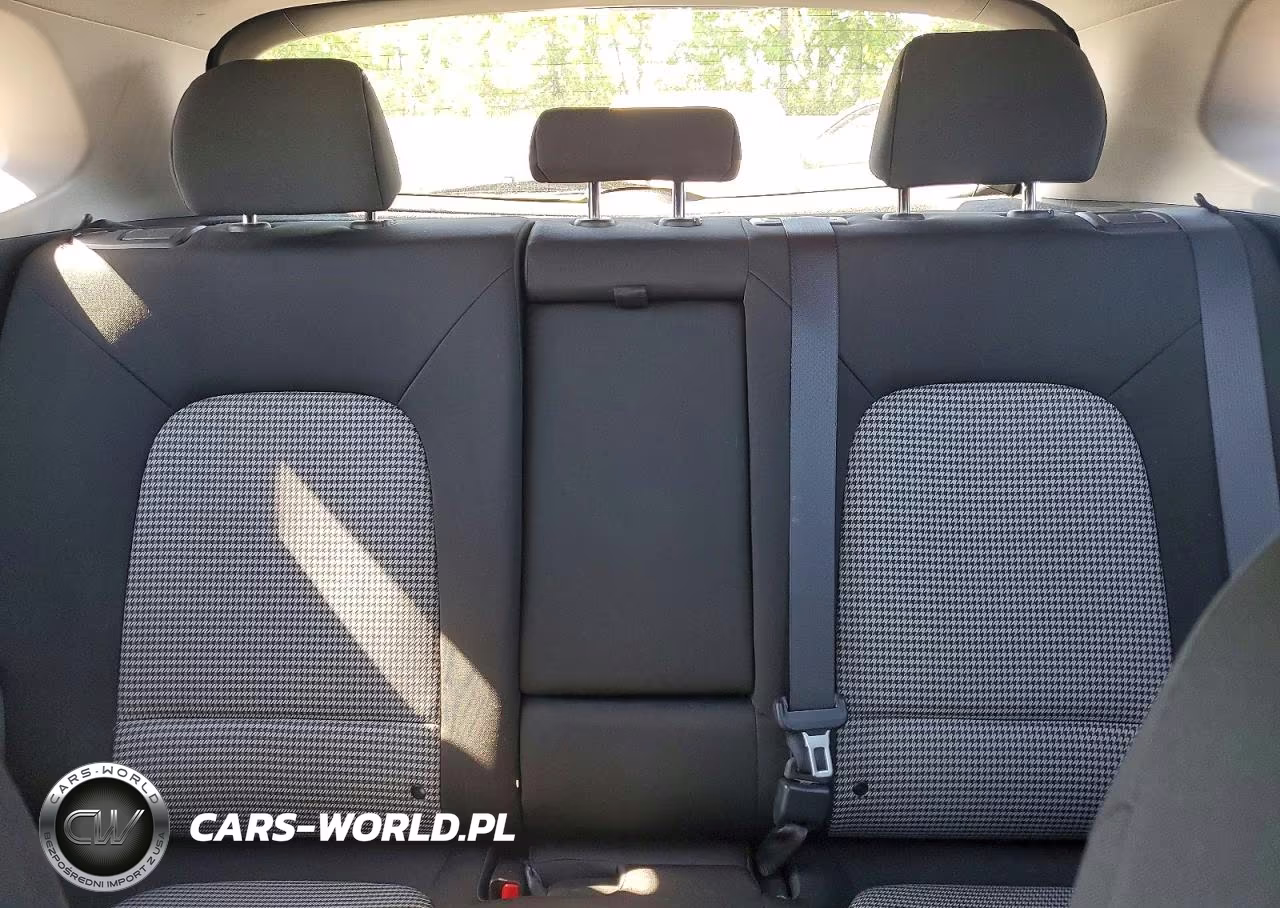 2018 Hyundai Kona Se VIN:KM8K1CAA8JU113067 - 10