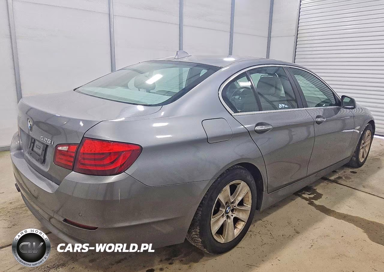2012 BMW 528 I VIN:WBAXG5C50CDY29918 - 3
