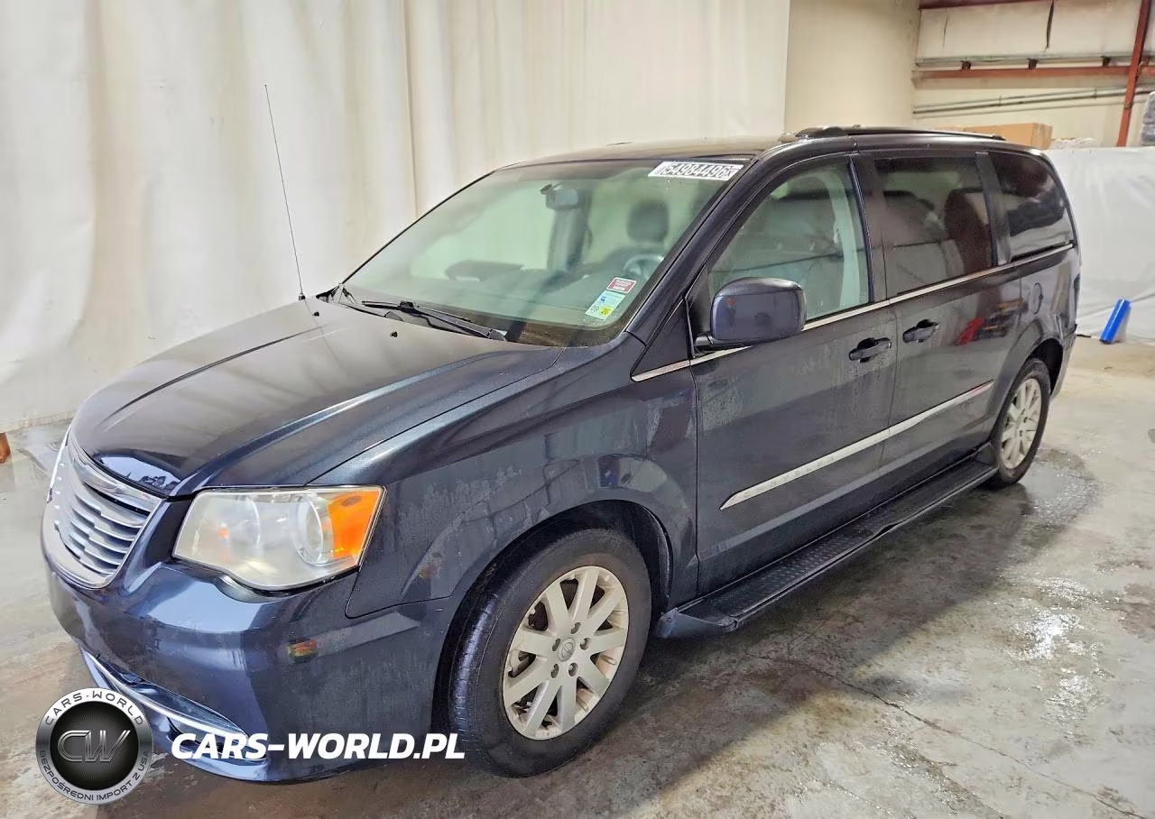 2014 Chrysler Town & Country Touring – zdjęcie 1 z 13