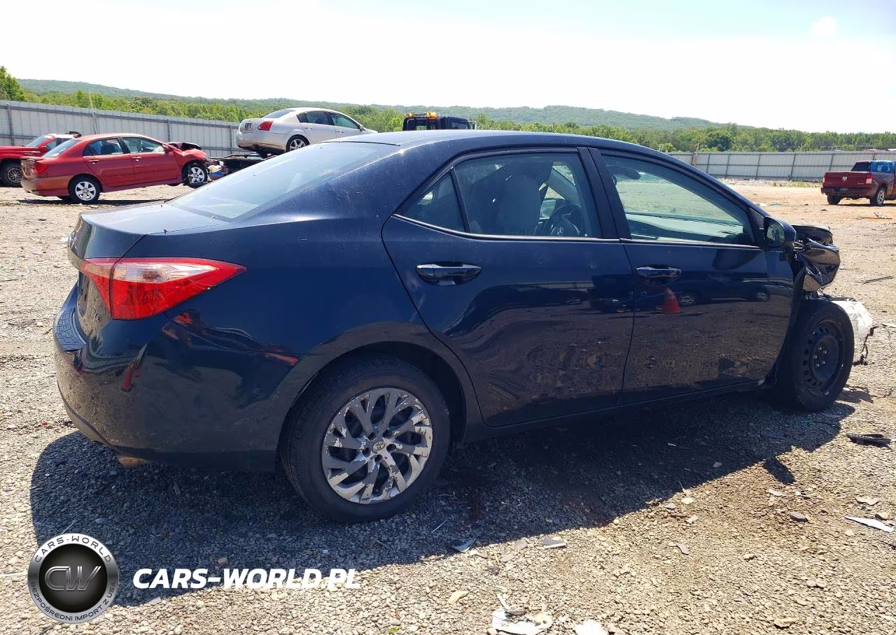 2017 Toyota Corolla Le VIN:2T1BURHE6HC960975 - 3