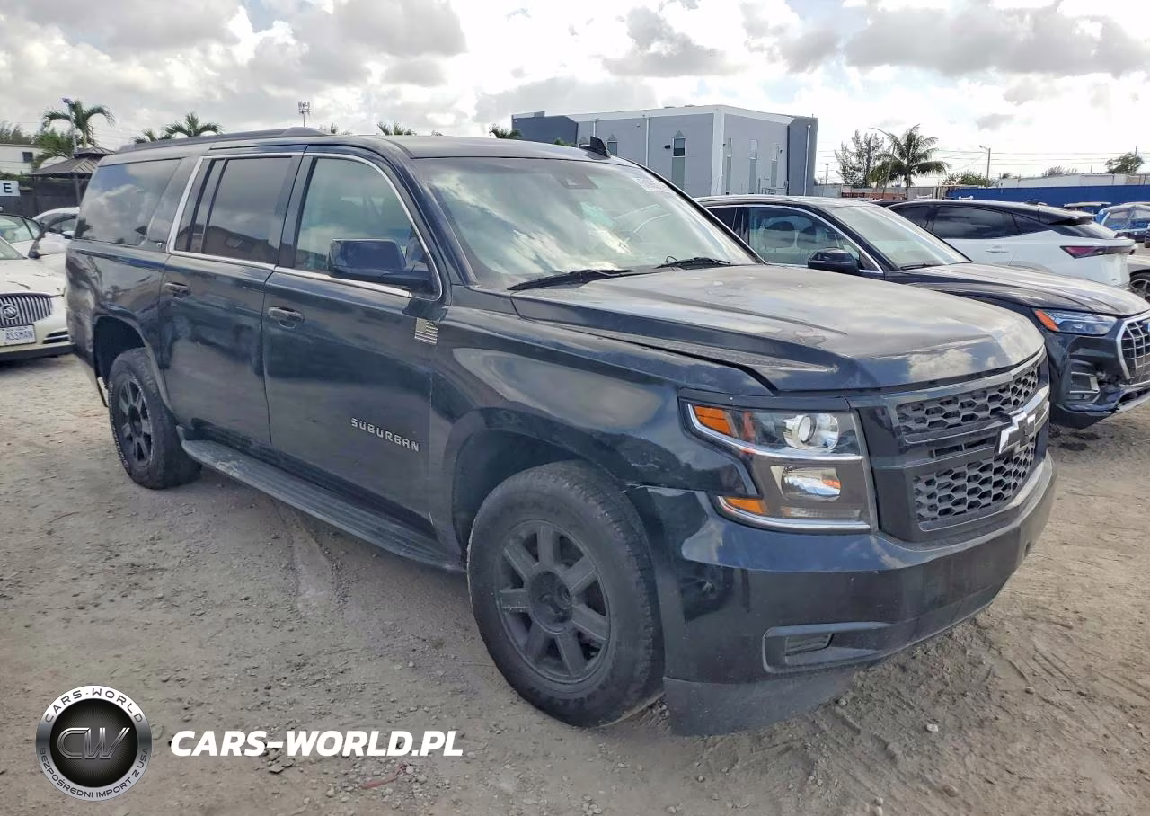 2018 Chevrolet Suburban C1500 Lt VIN:1GNSCHKC6JR179235 - 4