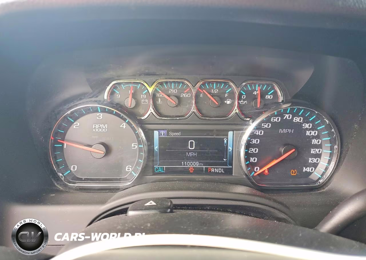 2018 Chevrolet Suburban C1500 Lt VIN:1GNSCHKC6JR179235 - 9